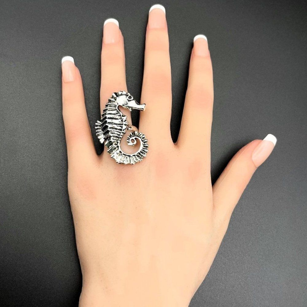 925 Sterling Silver Detailed Seahorse Boho Style Statement Ring Size 8 - Picture 8 of 10